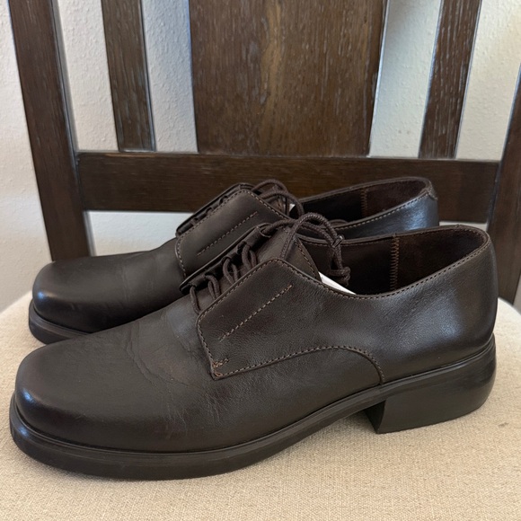 LL Bean Women’s Vintage Leather Heeled Loafers Brown Size 9 - Picture 1 of 9